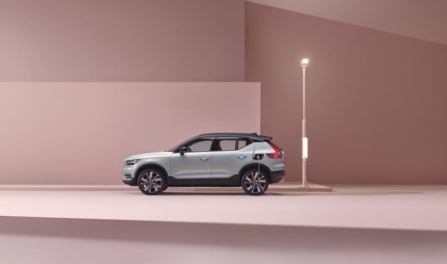  Volvo XC40 Recharge P8 AWD 2019 года  (WW) (фото 13 из 34)